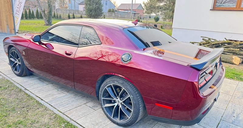 Dodge Challenger cena 130000 przebieg: 131000, rok produkcji 2017 z Wrocław małe 211